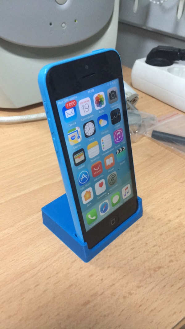 Подставка iPhone 5C