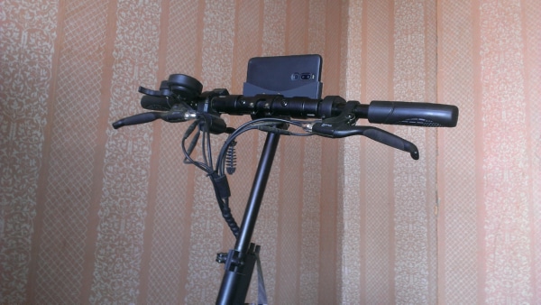 Держатель телефона на самокат KUGOO M4 PRO